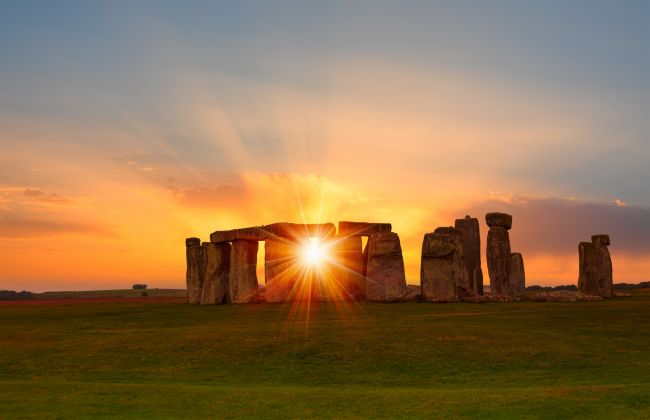 Los arqueólogos creen que han encontrado una versión más antigua de Stonehenge a tres millas del yacimiento actual