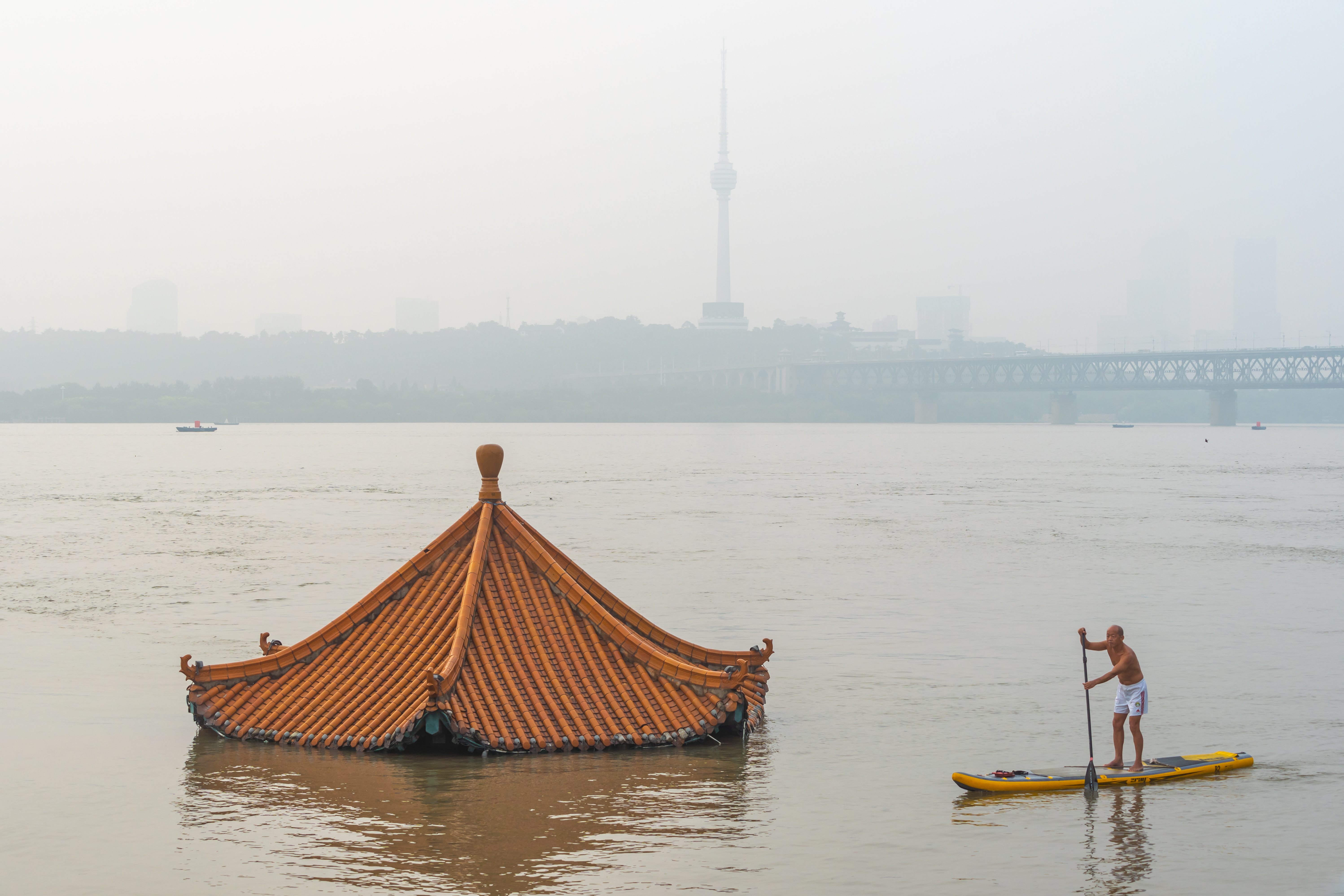 Las inundaciones en China dejan decenas de muertos en Beijing mientras el calor extremo azota el país